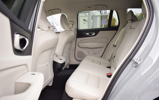 Volvo V60 cena 194900 przebieg: 26088, rok produkcji 2023 z Wrocław małe 352